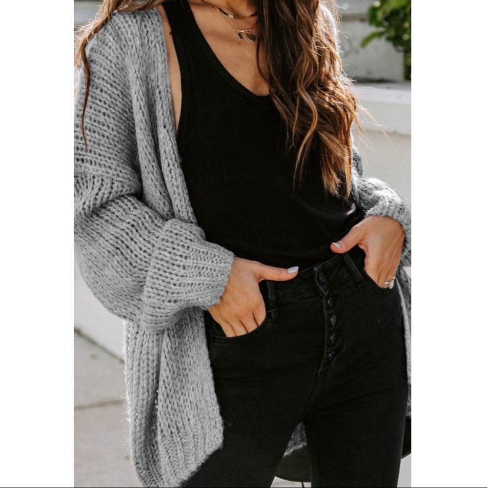 Gray Open Front Cardigan With Graphic Print - Picture 2 of 4